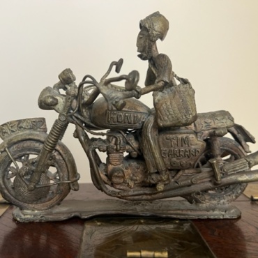 Manhyia Receives 130 More Gold and Art Objects from South Africa and Britain.