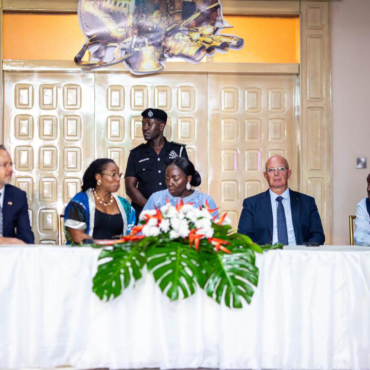 Lady Julia Hosts an Exclusive Cocktail for Art Laureates and Diplomats